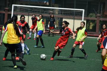 西班牙2-0法国晋级决赛，罗德里触球破百创中场纪录｜必发体育首页（配图示意）